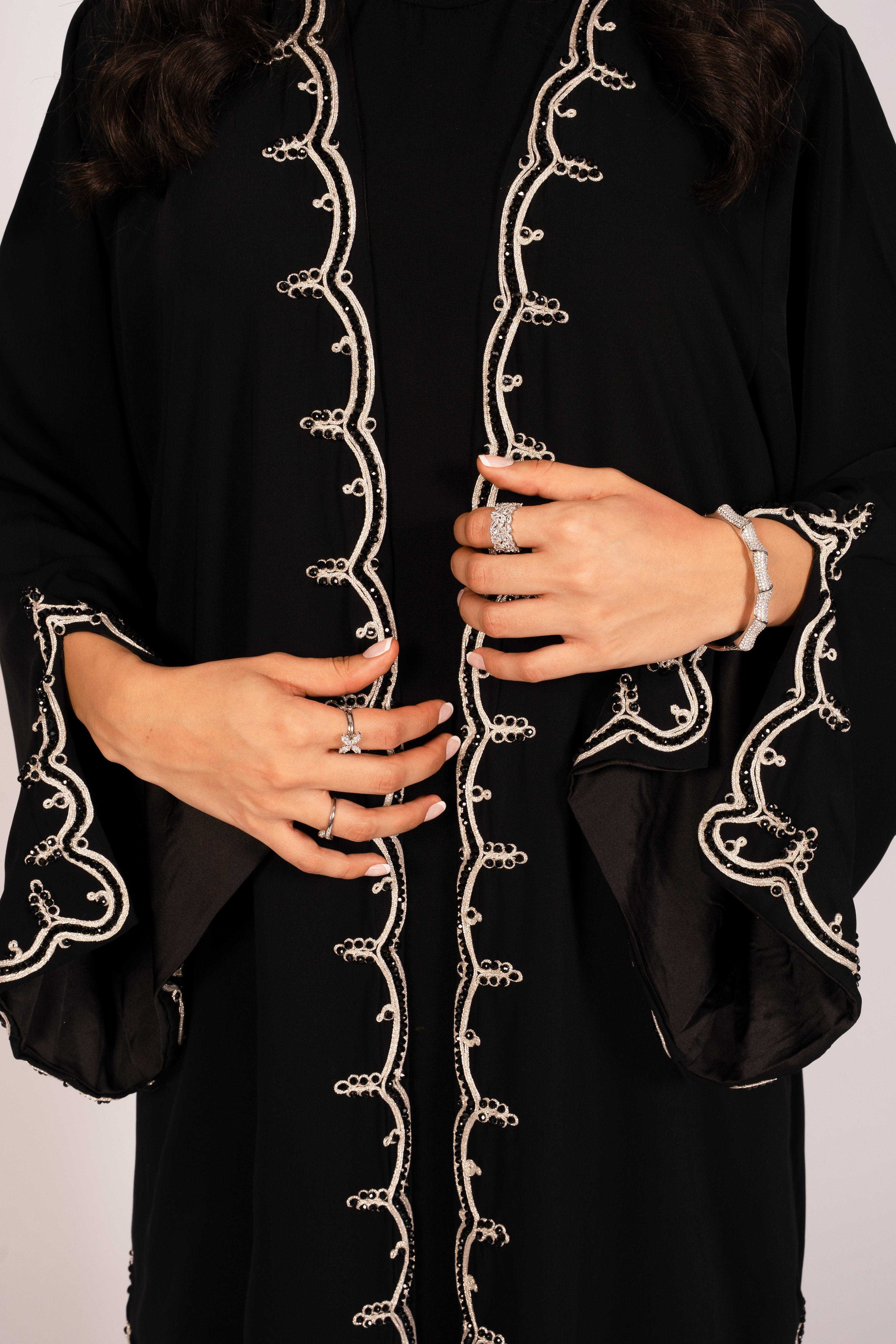 Abaya Noir/Silver Lining