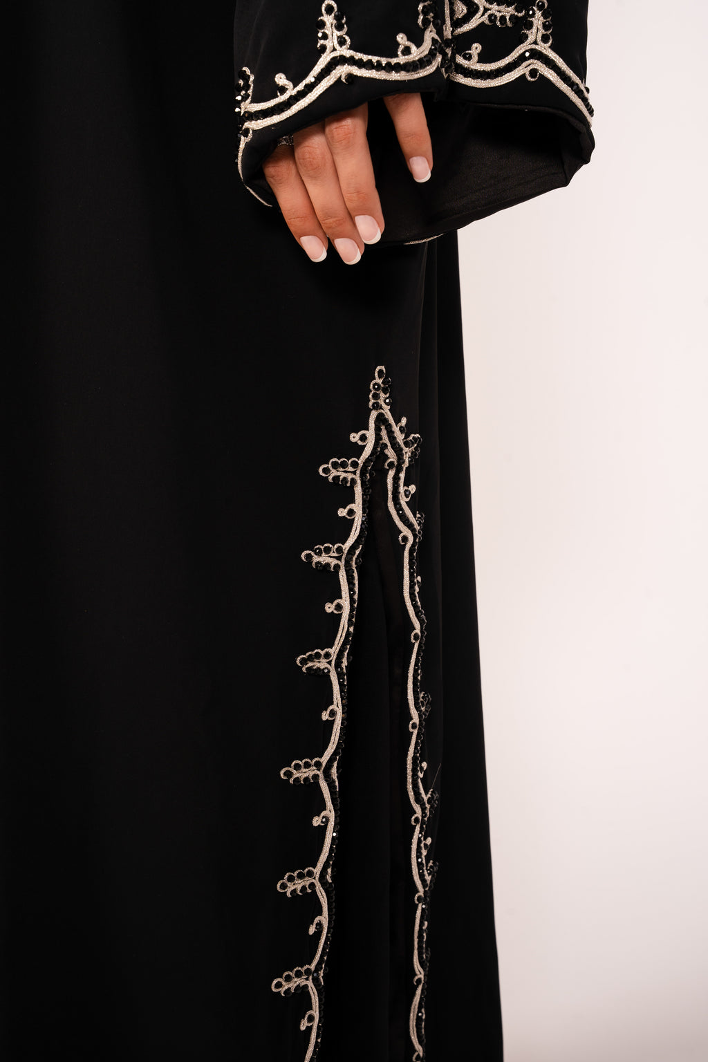 Abaya Noir/Silver Lining